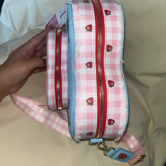 NWT LOUNGEFLY SCENTED Jean strawberry shortcake heart shaped messenger bag 🍓 - Picture 3 of 4